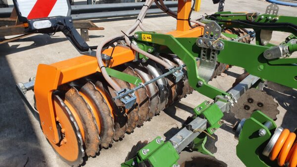 Used Amazone 3 Meter Cenio with APV Air Seeder ( In Stock ) - Image 5