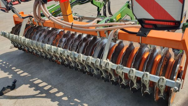 Used Amazone 3 Meter Cenio with APV Air Seeder ( In Stock ) - Image 7