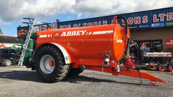 Abbey R2000 Premium Plus Tanker with Agri Pro 7.7 Trailing Shoe ( In Stock )
