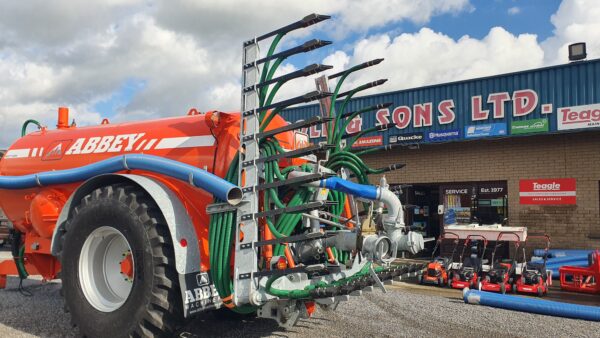 Abbey R2000 Premium Plus Tanker with Agri Pro 7.7 Trailing Shoe ( In Stock ) - Image 2