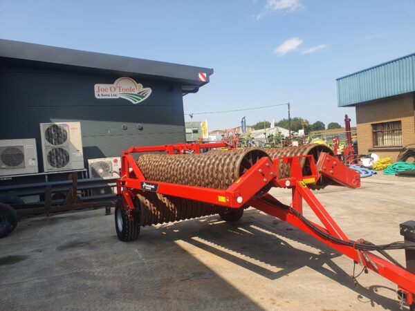 Used Kverneland Actiroll 830 8.3 meter Ring Roller - Image 4