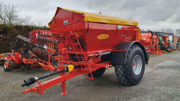 New Bredal Fertilizer and Lime Spreaders - Image 2