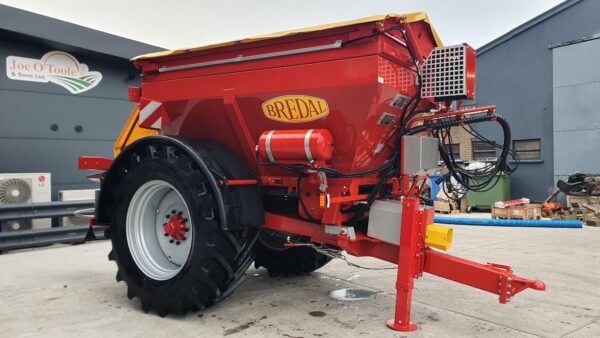 New Bredal Fertilizer and Lime Spreaders - Image 6