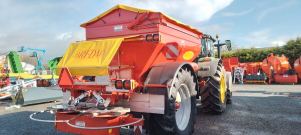 New Bredal Fertilizer and Lime Spreaders - Image 11