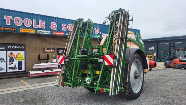 Used Amazone UX 3200 24 Meter Sprayer ( In Stock ) - Image 4