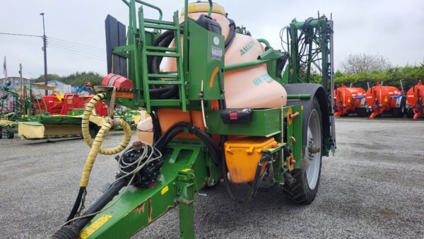 Used Amazone UX 3200 24 Meter Sprayer ( In Stock ) - Image 2