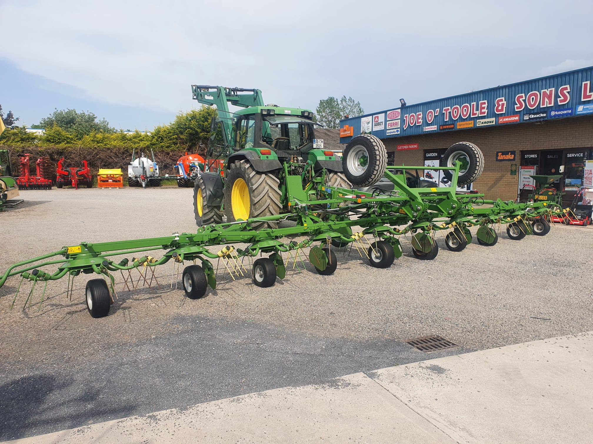 YR 2020 Krone KWT 11.22 10 Rotor Trailed Tedder - Image 5